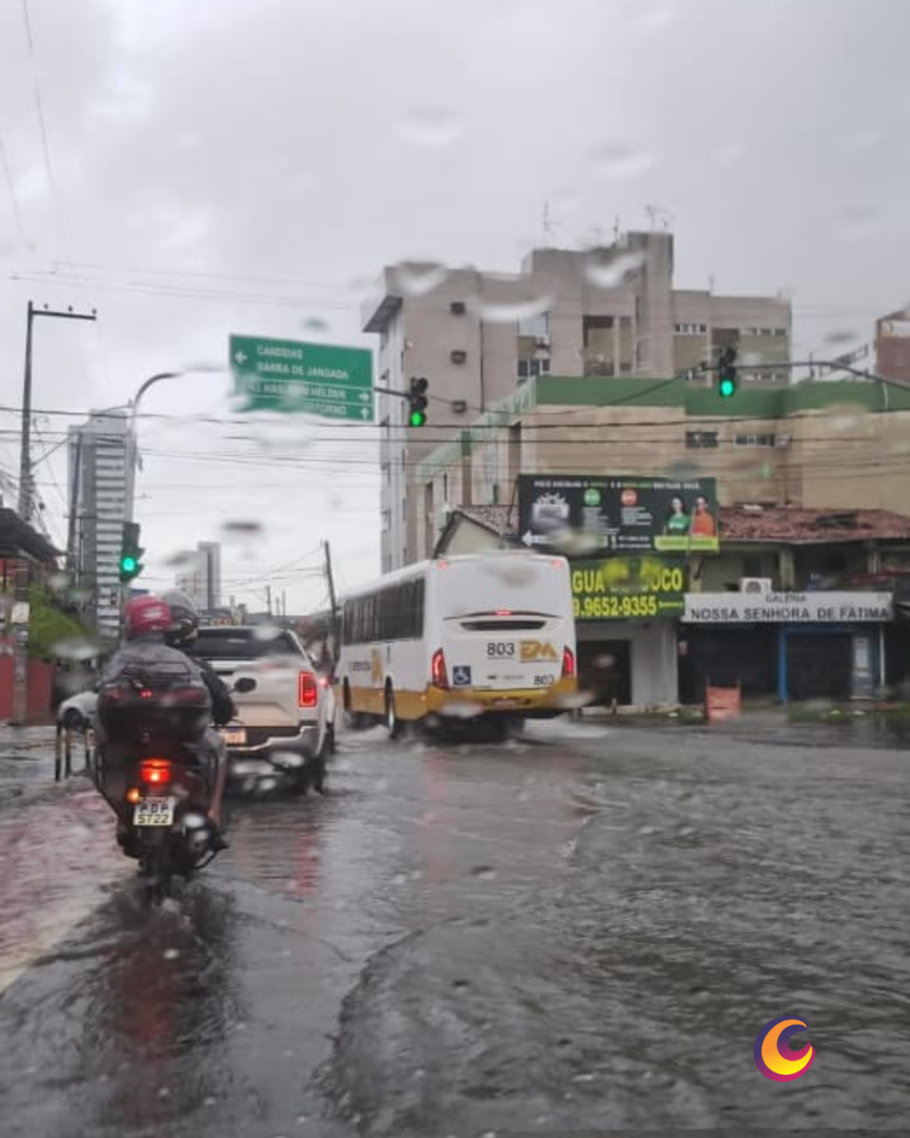 Ruas do Recife alagadas